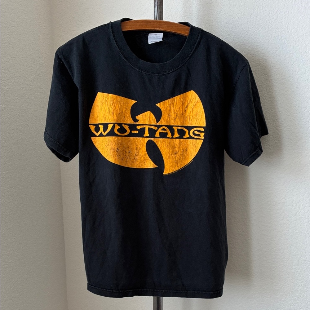 Wu-Tang sz M Vintage Black T-Shirt with Yellow Logo Distressed Street Style